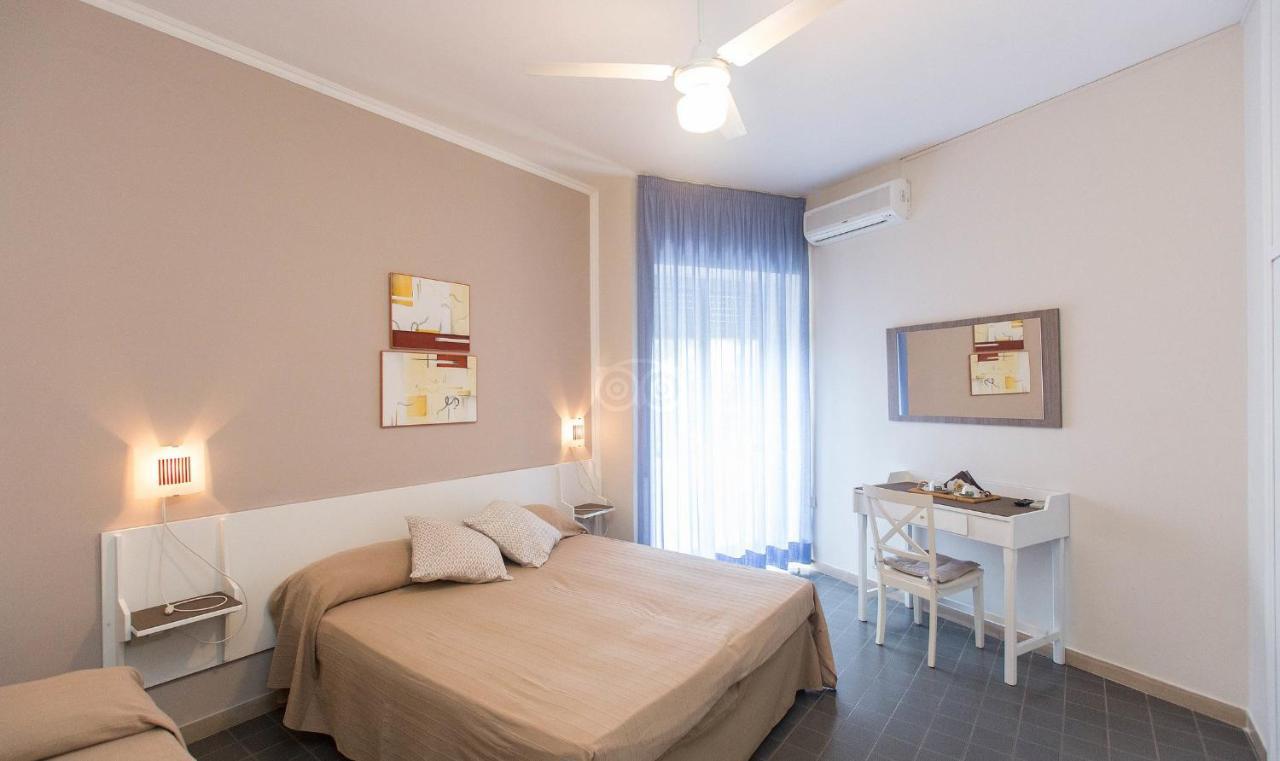 Hotel Anna Terracina Exterior foto