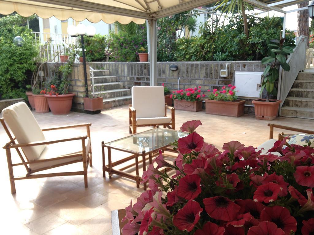 Hotel Anna Terracina Exterior foto