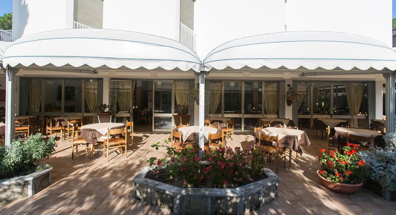 Hotel Anna Terracina Exterior foto